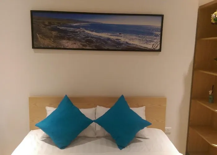 Bed & Breakfast Blue House
